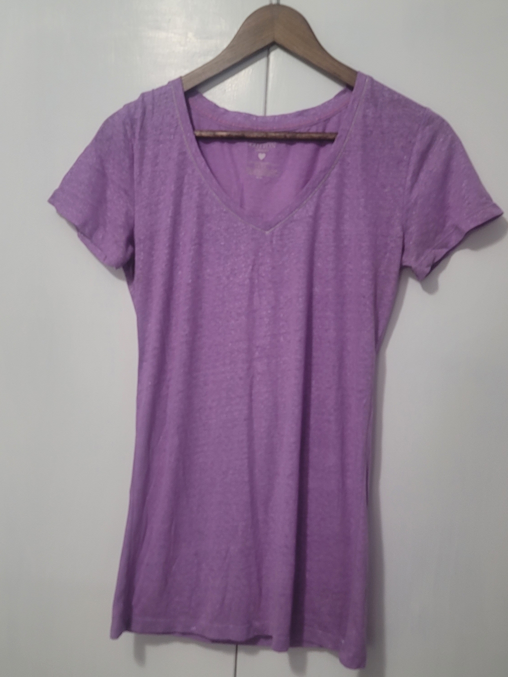Victoria's Secret Lavender V-Neck Short Sleeve Tee With Siver Sparkle